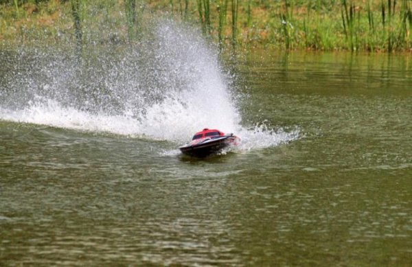 (image for) Joysway Alpha 1000mm Brushless V-Boat ARTR Red