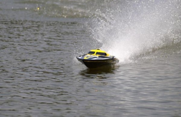 (image for) Joysway Alpha 1000mm Brushless V-Boat ARTR Yellow