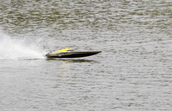 (image for) Joysway Alpha 1000mm Brushless V-Boat ARTR Yellow