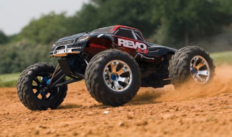 TRAXXAS Revo 3.3 4WD Nitro TQi Telemetry - Click Image to Close